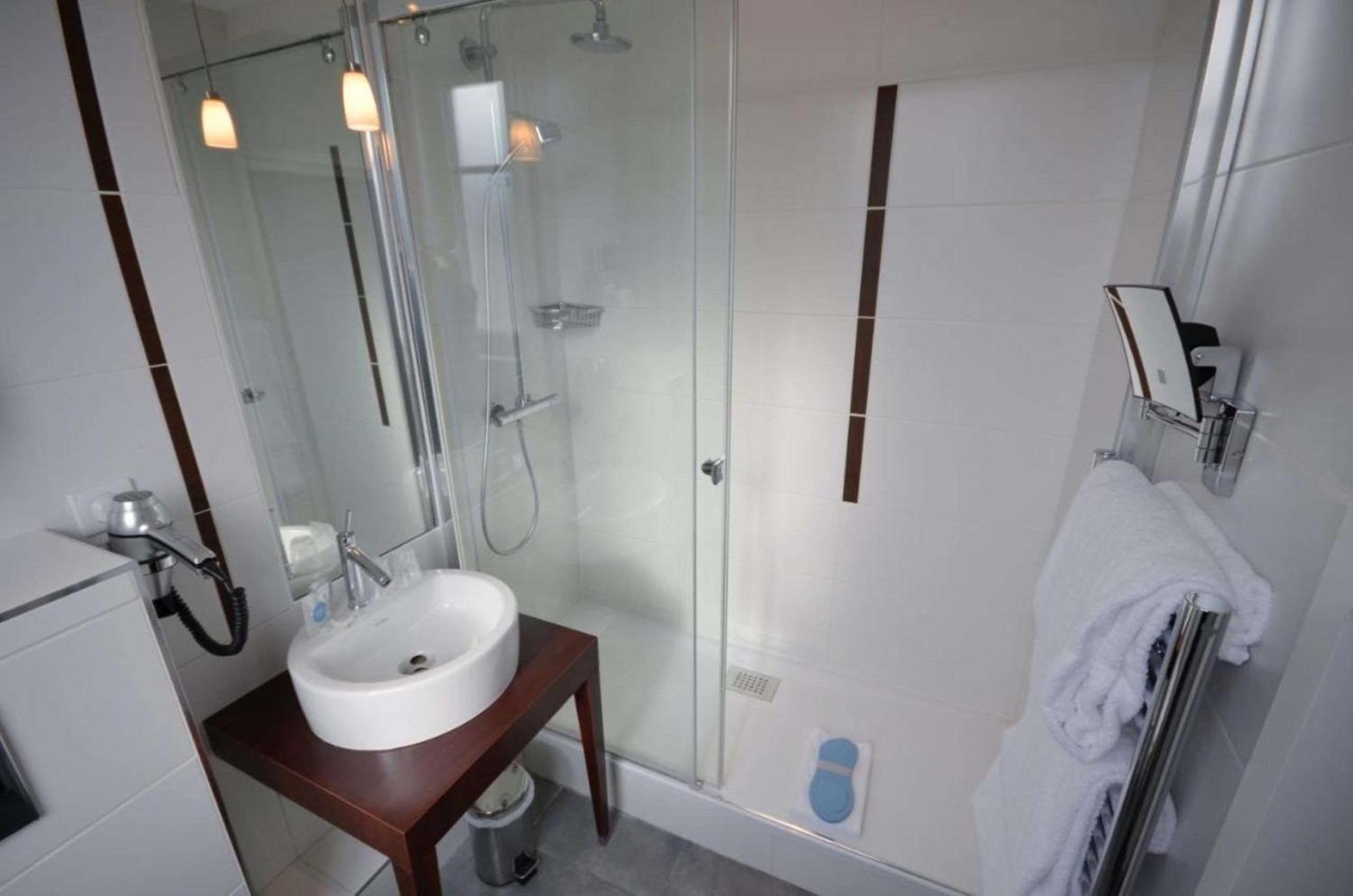 Kyriad Prestige Centre Hotel 4*