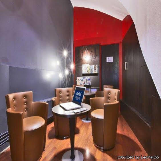 Hotel Kyriad Prestige Centre 4*